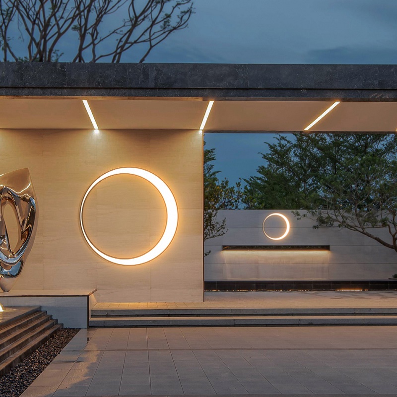 モダンな屋外パティオライト月型IP65防水ステンレス鋼製丸型 - Outdoor Lighting Up And Down のレビューと価格