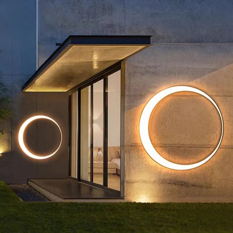 モダンな屋外パティオライト月型IP65防水ステンレス鋼製丸型 - Outdoor Lighting Up And Down のレビューと価格