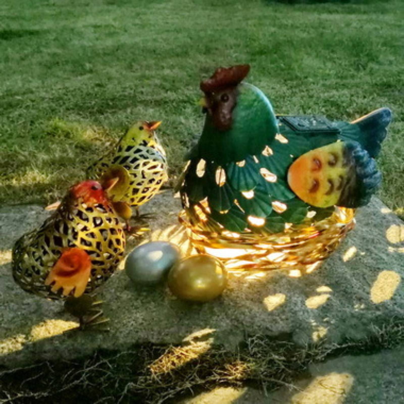 ソーラーランタンチキン像 屋外装飾用鶏とひよこ像 照明付きチ - Outdoor Lighting Yard Decoration のレビューと価格