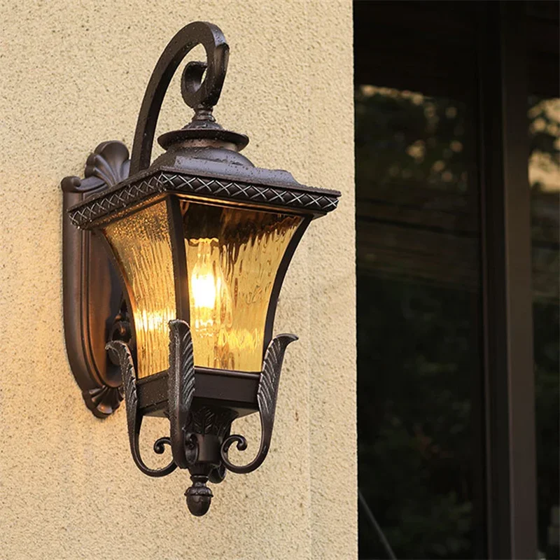 ヴィラコミュニティヨーロピアンスタイル屋外ウォールライト防水 - Outdoor Lighting Up And Down のレビューと価格