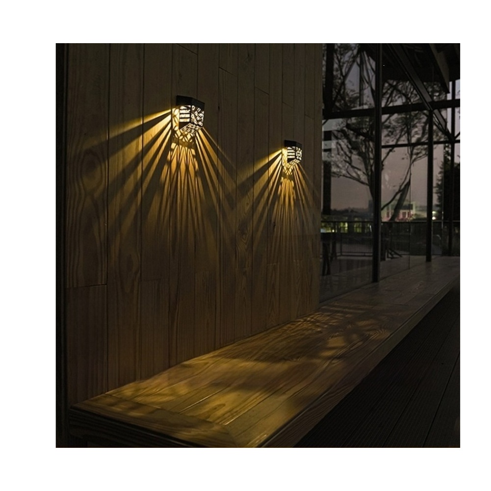 ソーラー式LEDガーデンフェンスライト 防水屋外装飾壁ランプ - Outdoor Lighting Yard Decoration のレビューと価格